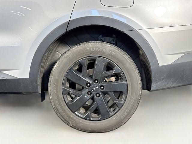 Photo of 2022 Sparkling Silver Kia Sorento
