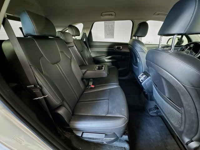 Photo of 2022 Sparkling Silver Kia Sorento
