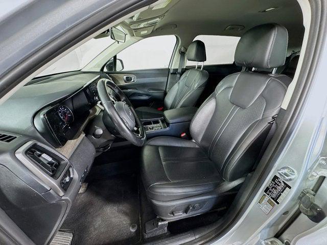 Photo of 2022 Sparkling Silver Kia Sorento