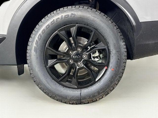 Photo of 2025 Wolf Gray/Ebony Black Roof Kia Sportage