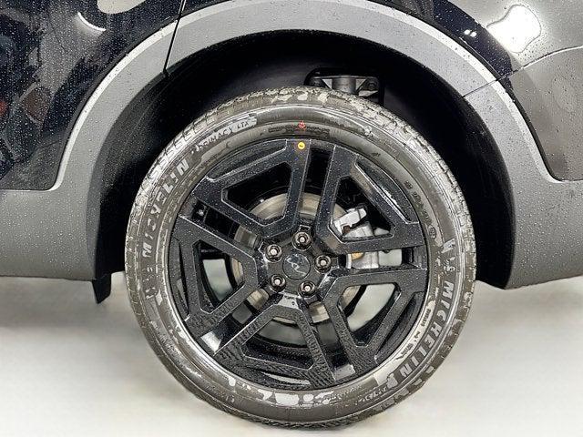 Photo of 2025 Ebony Black Kia Telluride