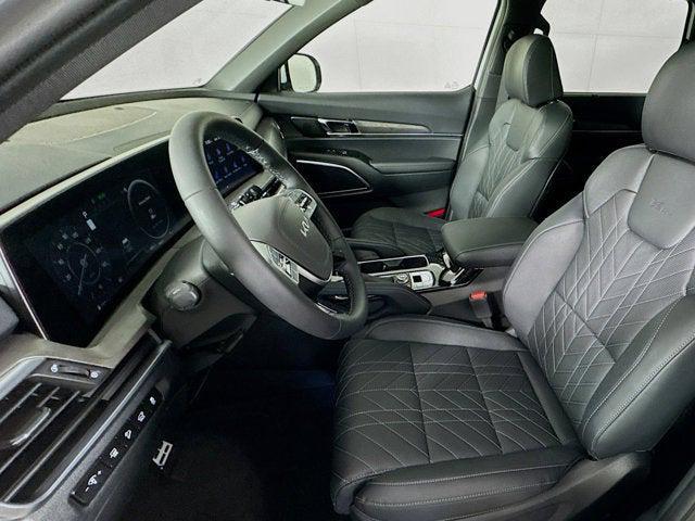 Photo of 2025 Ebony Black Kia Telluride
