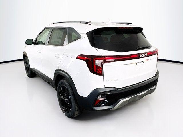 Photo of 2026 Snow White Pearl Kia Seltos