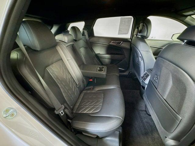 Photo of 2023 Glacial White Pearl Kia Sportage