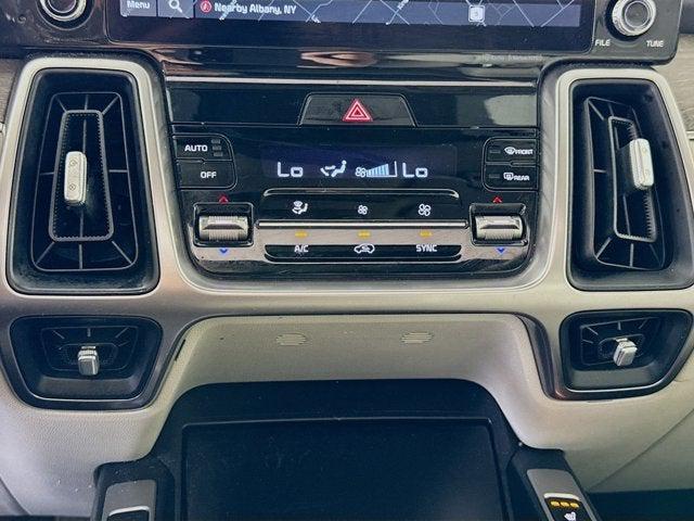 Photo of 2023 Glacial White Pearl Kia Sorento