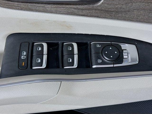 Photo of 2023 Glacial White Pearl Kia Sorento