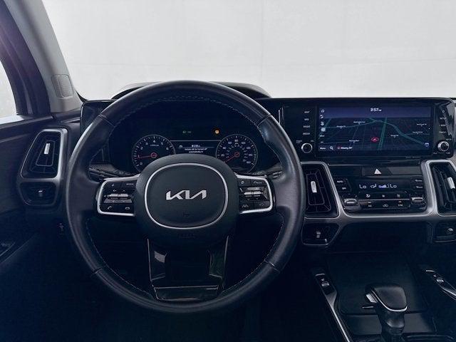Photo of 2022 Glacial White Pearl Kia Sorento