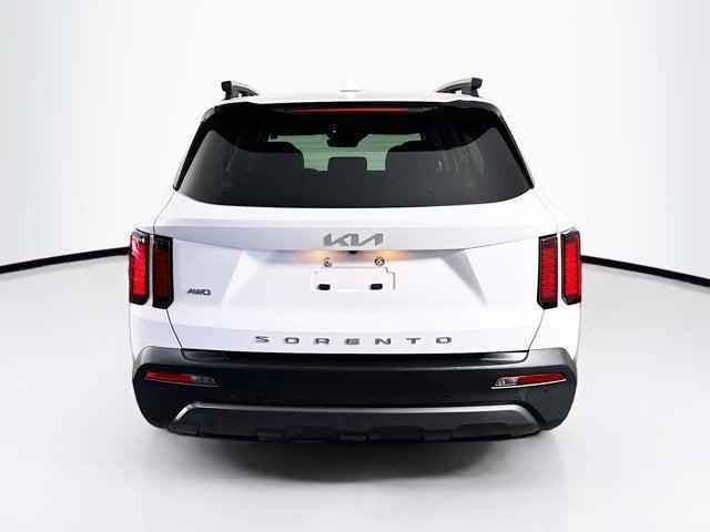 Photo of 2022 Glacial White Pearl Kia Sorento