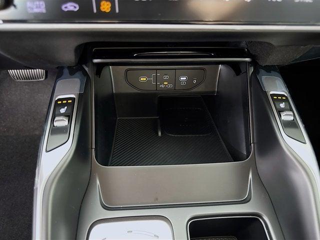 Photo of 2025 Cityscape Green Kia Sorento Hybrid