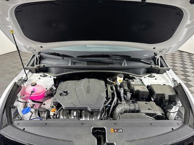 Photo of 2025 Glacial White Pearl Kia Sportage