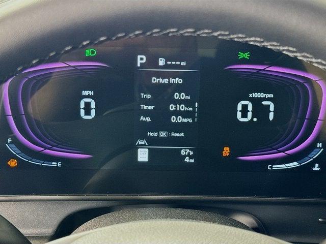 Photo of 2025 Glacial White Pearl Kia Sportage