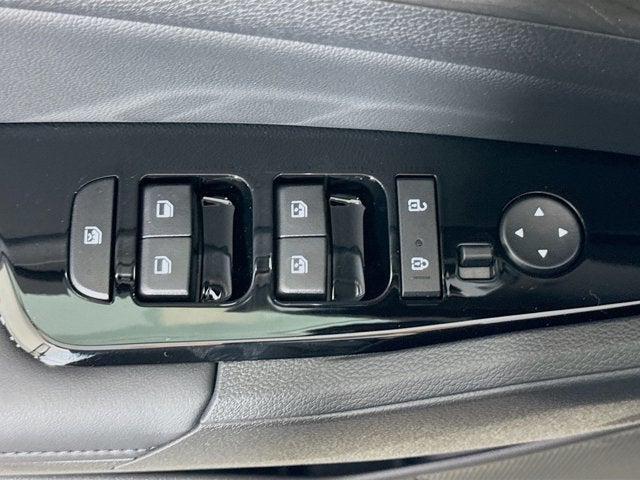 Photo of 2025 Shadow Matte Gray Kia Sportage