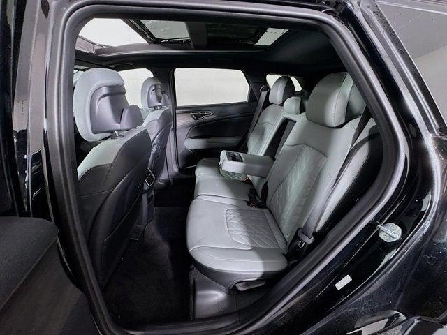 Photo of 2023 Ebony Black Kia Sportage