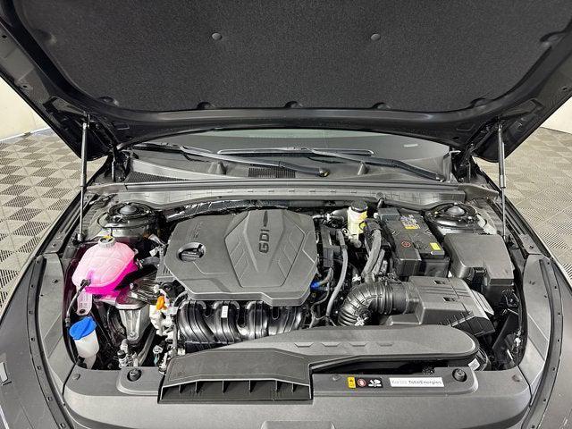 Photo of 2025 Aurora Black Pearl Kia K5