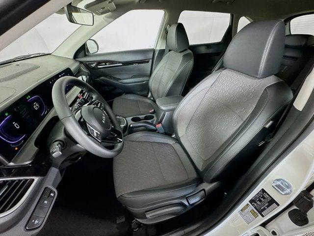 Photo of 2025 Snow White Pearl Kia Seltos