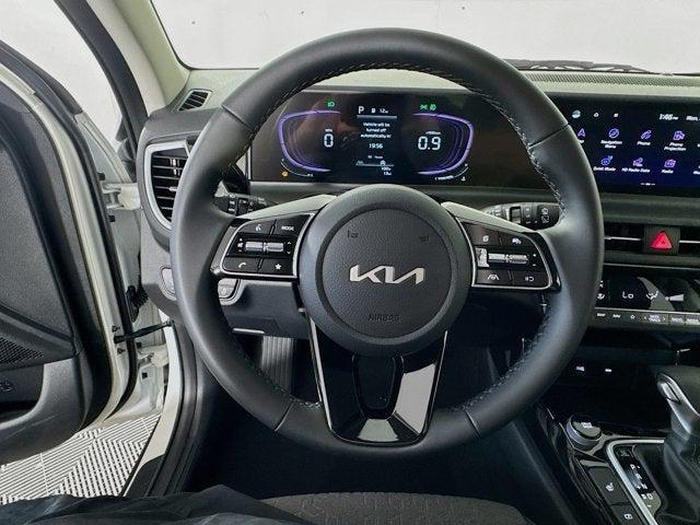 Photo of 2025 Snow White Pearl Kia Seltos
