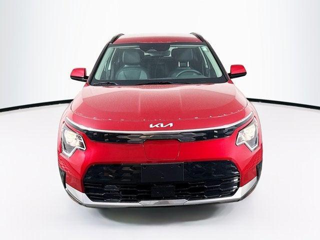 Photo of 2025 Runway Red Kia Niro EV