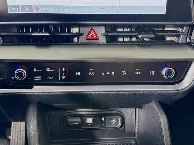 Photo of 2025 Sapphire Blue Kia Sportage