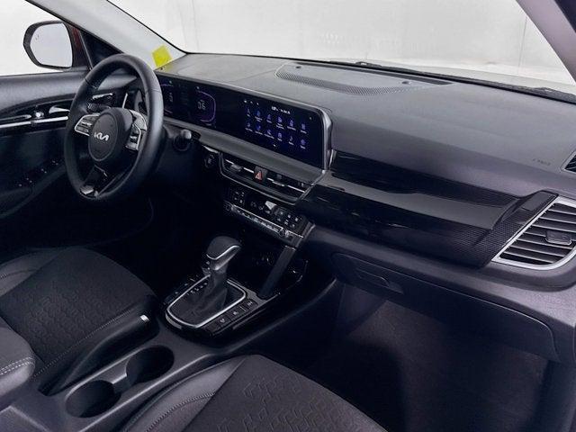 Photo of 2025 Snow White Pearl Kia Seltos