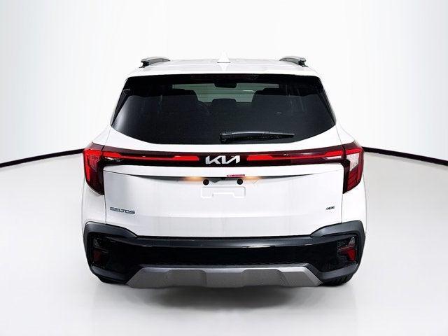 Photo of 2025 Snow White Pearl Kia Seltos