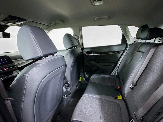 Photo of 2025 Snow White Pearl Kia Seltos