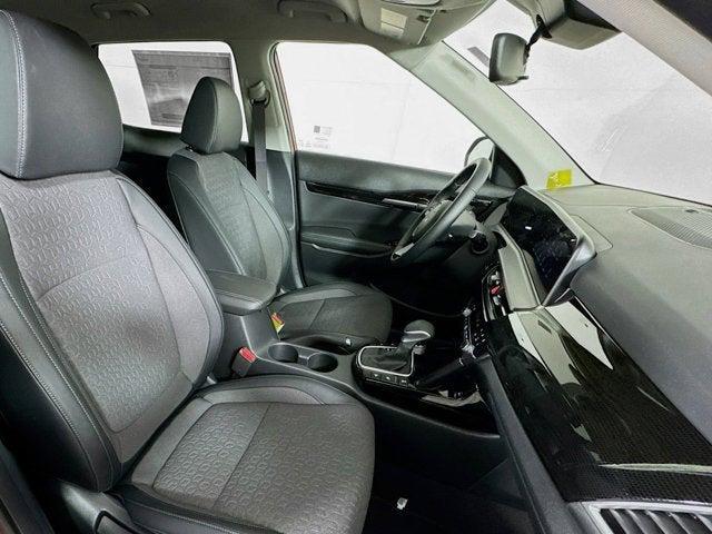 Photo of 2025 Snow White Pearl Kia Seltos