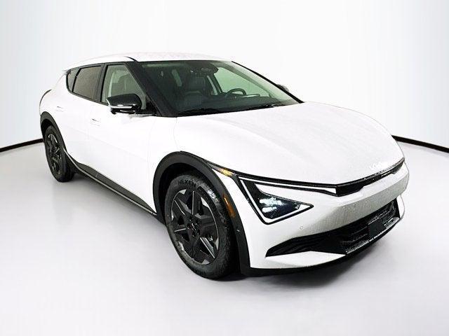 Photo of 2025 Glacier White Pearl Kia EV6