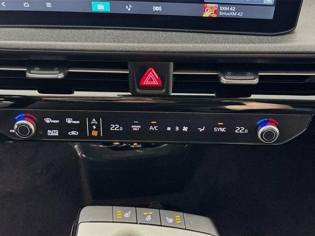 Photo of 2025 Glacier White Pearl Kia EV6