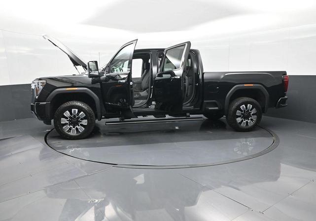 Photo of 2025 Onyx Black GMC Sierra 2500