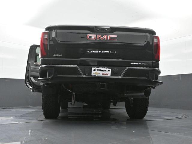 Photo of 2025 Onyx Black GMC Sierra 2500