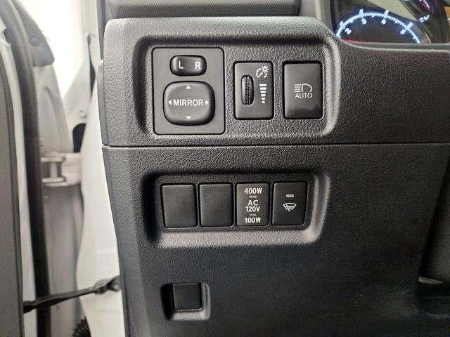 Photo of 2024 White Toyota 4Runner