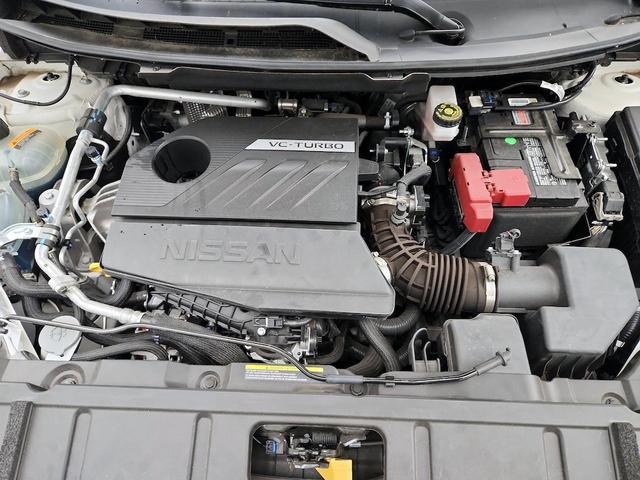 Photo of 2023 White Nissan Rogue