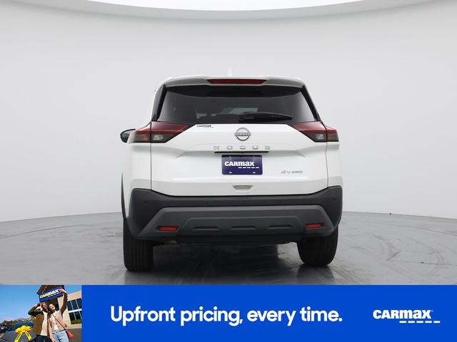 Photo of 2023 White Nissan Rogue