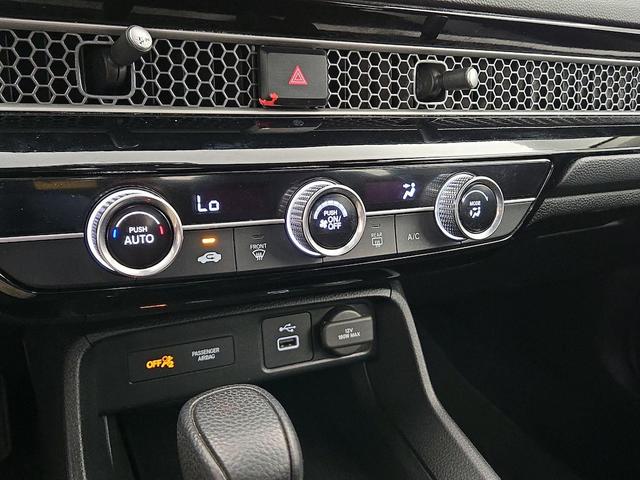 Photo of 2022 Silver Honda Civic