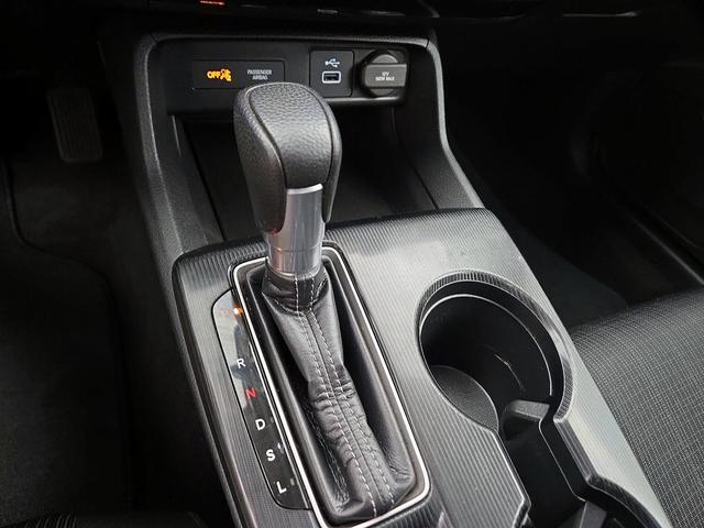Photo of 2022 Silver Honda Civic