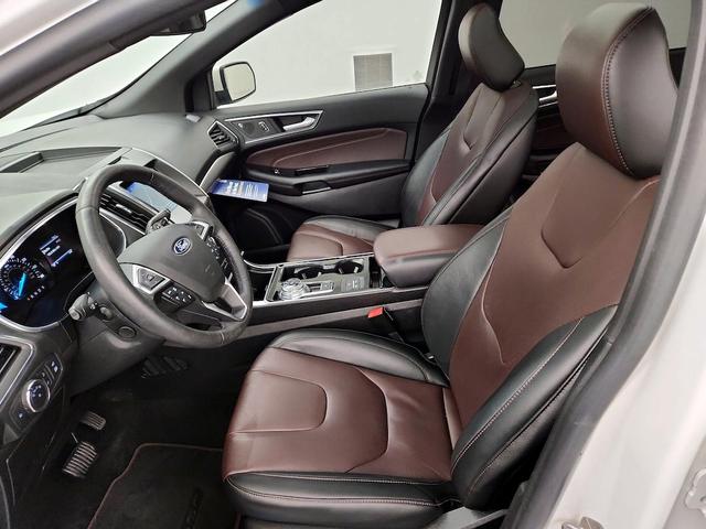 Photo of 2020 White Ford Edge