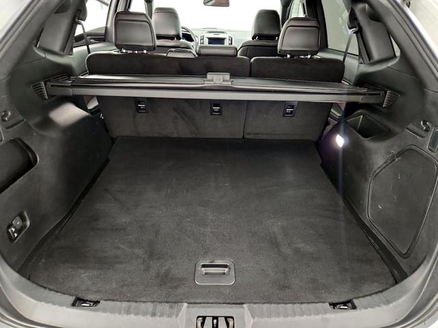 Photo of 2020 White Ford Edge