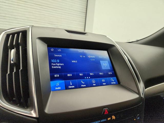 Photo of 2020 White Ford Edge