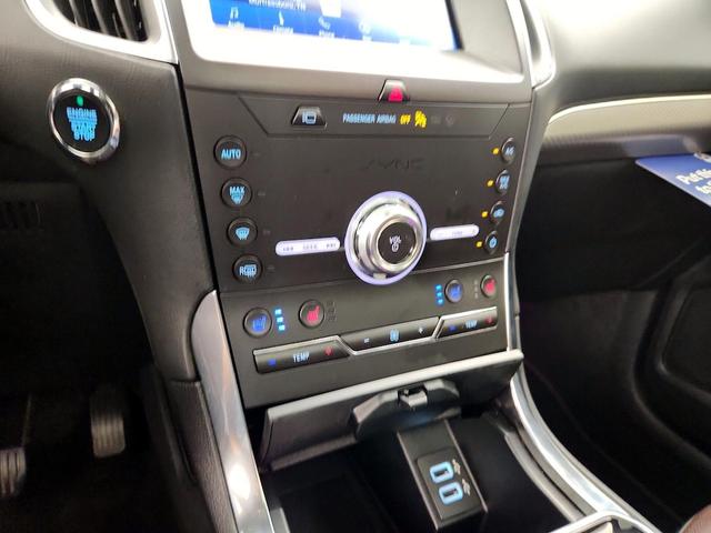 Photo of 2020 White Ford Edge