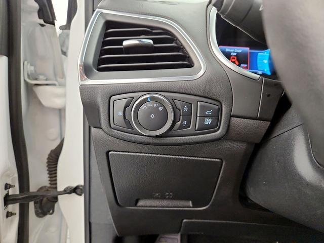 Photo of 2020 White Ford Edge