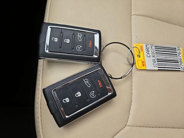 Photo of 2021 White Jeep Grand Cherokee L
