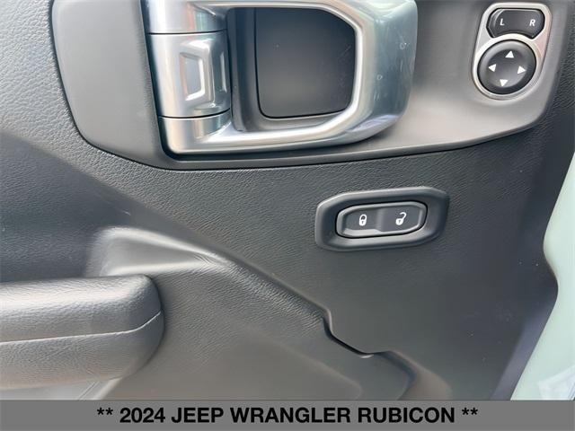 Photo of 2024 Earl Clearcoat Jeep Wrangler