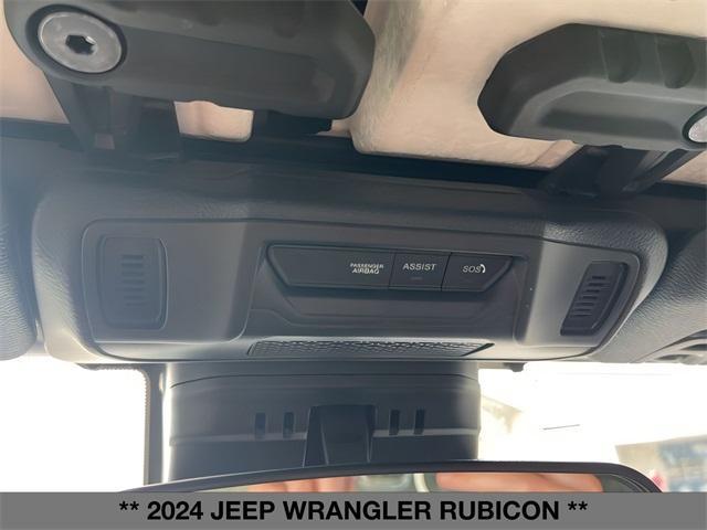 Photo of 2024 Earl Clearcoat Jeep Wrangler