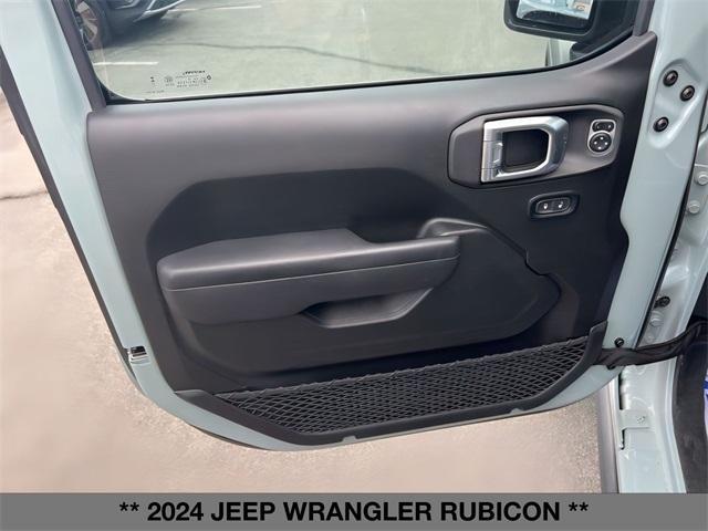 Photo of 2024 Earl Clearcoat Jeep Wrangler