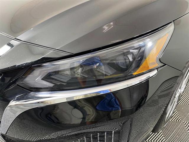 Photo of 2025 Super Black Clearcoat Nissan Altima