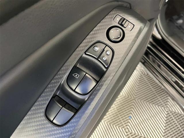 Photo of 2025 Super Black Clearcoat Nissan Altima