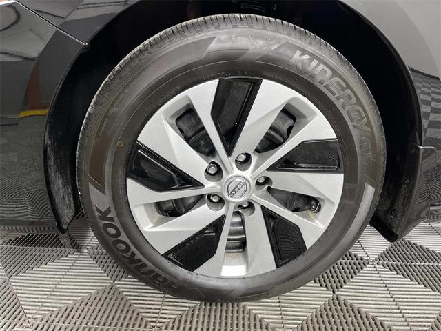 Photo of 2025 Super Black Clearcoat Nissan Altima