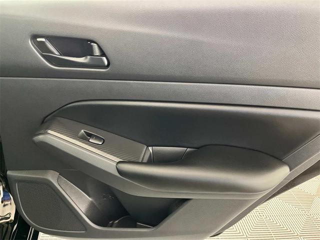 Photo of 2025 Super Black Clearcoat Nissan Altima
