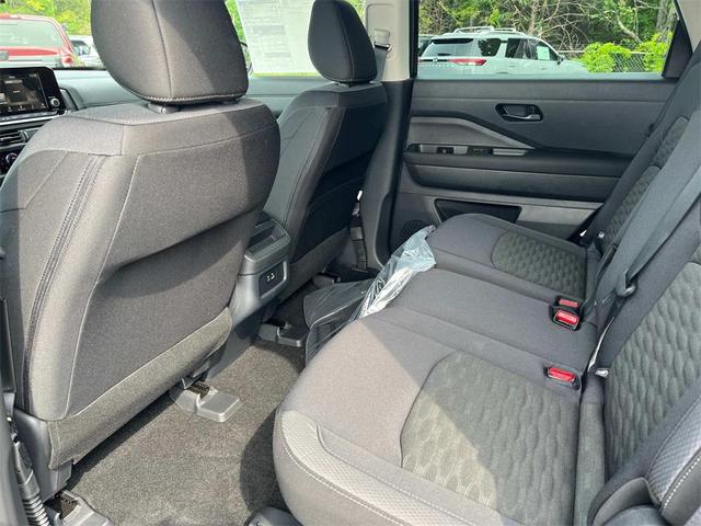 Photo of 2025 Super Black Nissan Pathfinder