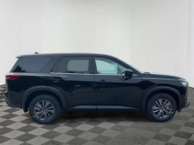 Photo of 2025 Super Black Nissan Pathfinder